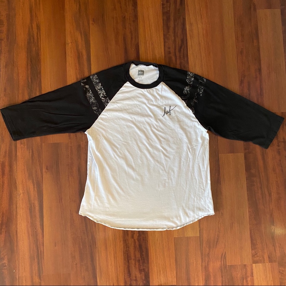 Huf Black and White Medium Men’s 3/4 length shirt